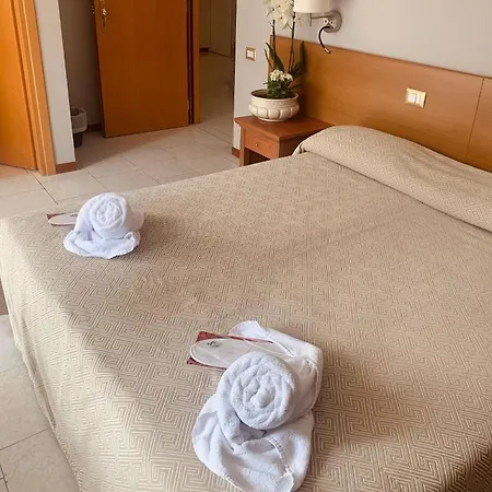 Hotel & Margherita 3*