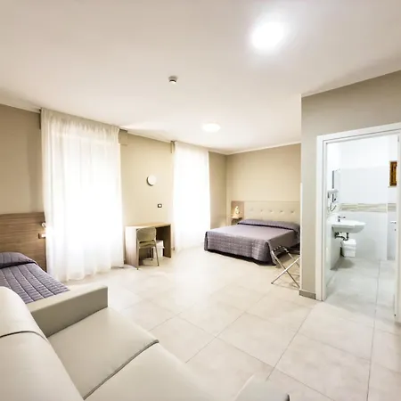 & Margherita Roccaporena