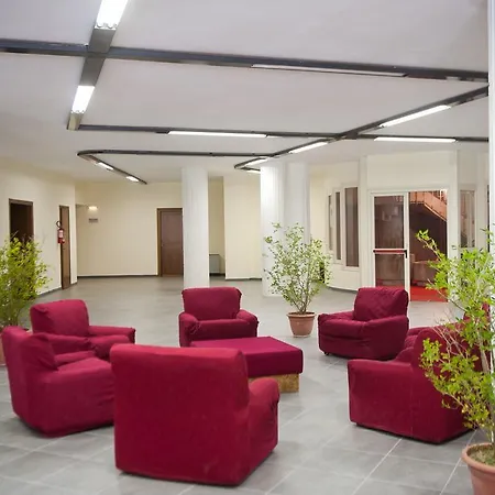 & Margherita Roccaporena