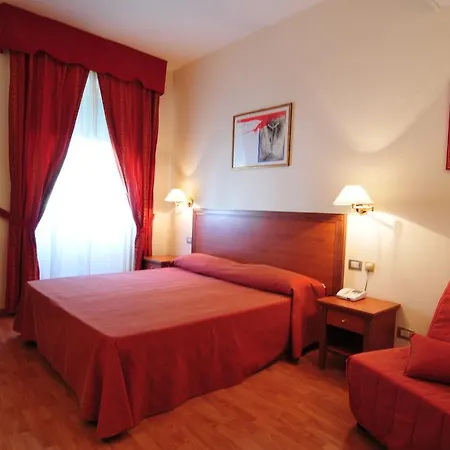 & Margherita Roccaporena