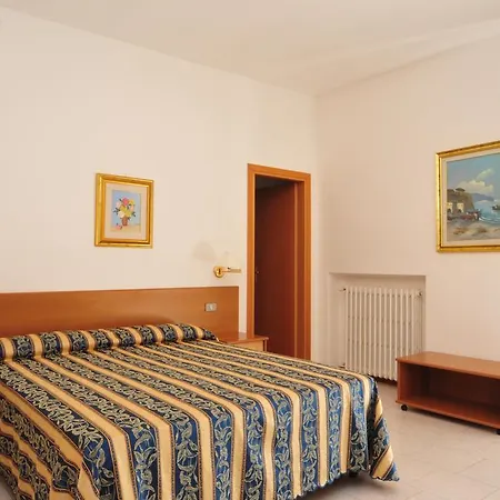 & Margherita Roccaporena