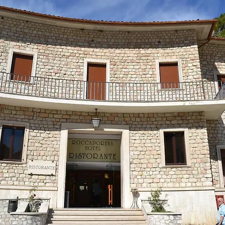 Hotel & Margherita Roccaporena