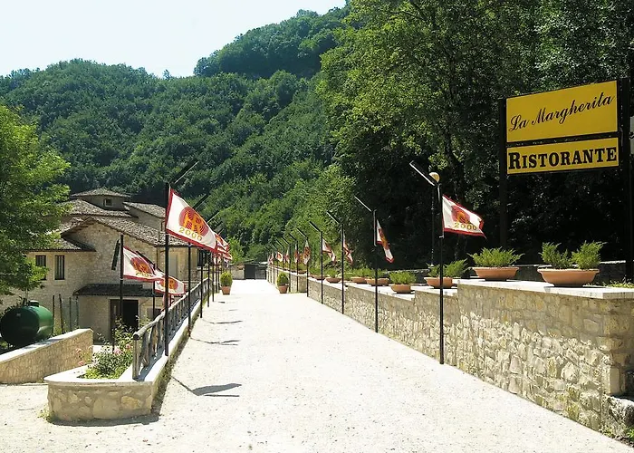 Hotel & La Margherita Roccaporena