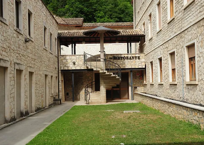 & La Margherita Roccaporena