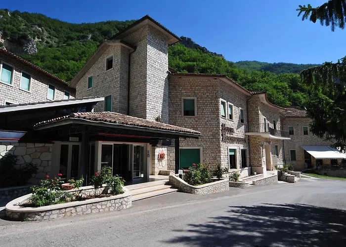 & La Margherita Hotel Roccaporena